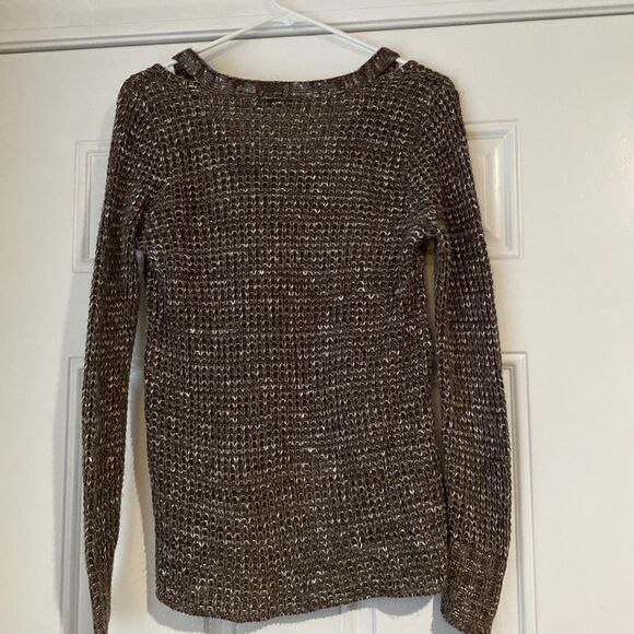 American Eagle Brown Peek a boo shoulder V neck sweater size Small - Picture 7 of 7